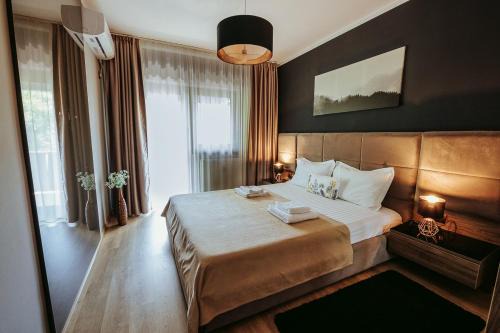 Charlotte Apartment - 2Bedrooms w Parking near Nymphaea