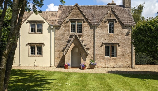 Charlton Down Cottage - Westonbirt - Pet Friendly