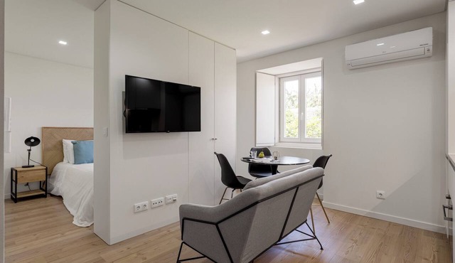 Charm Studio – Lisbon Getaway