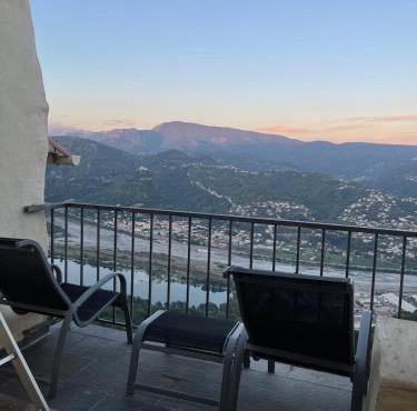 Charmant duplex vue sur montagne