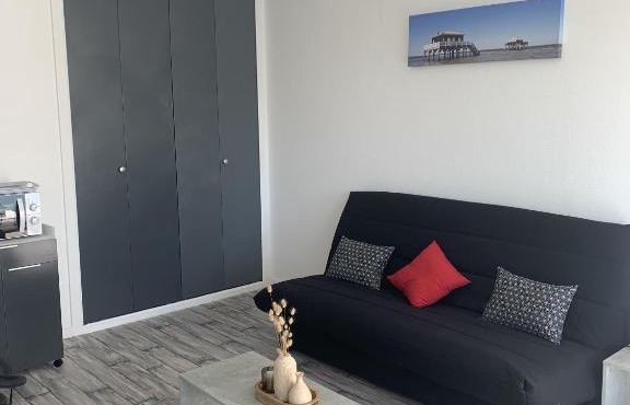 Charmant studio lumineux avec balcon centre-ville proche plage