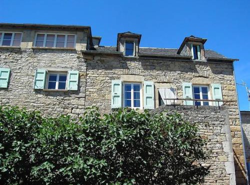 Charmante maison avec jardin près de Pierrefiche