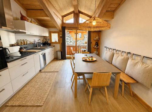 Charmante maison de village rénovée 4 pièces, 3 niveaux, 80m², 6 pers, à St Marcel, proche pistes ski. - FR-1-452-381