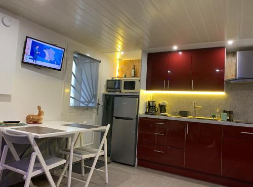Charmante petite maison climatisée, en pierre, avec accès autonome