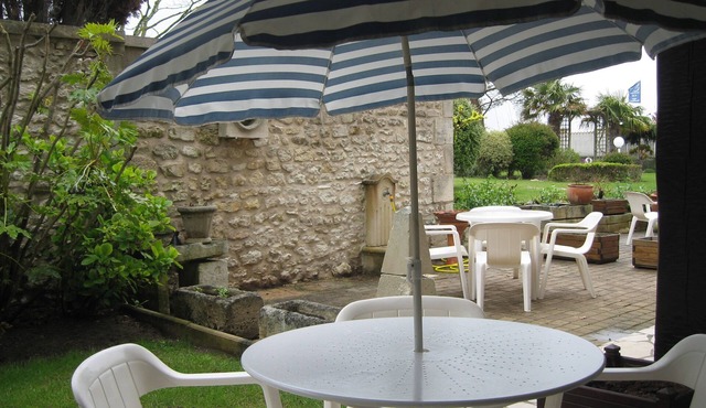 Charming studio for 2 people with terrace 100 meters from the sea and the beach