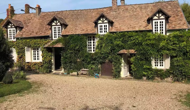 Charming house 20 mn from Giverny, 1 h from Paris and Deauville.