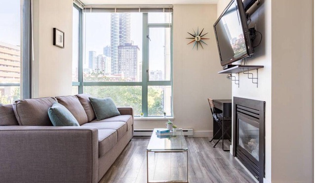 Charming 1-BDR Apartment in Prime Downtown Location – Walk Everywhere!