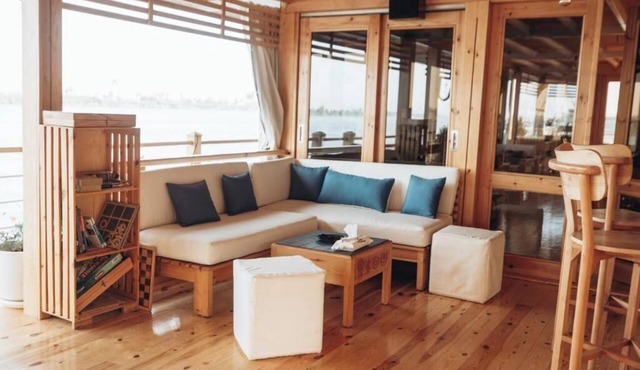 Charming 1-bedroom hotel suites in Luxor Governorate with AC 3