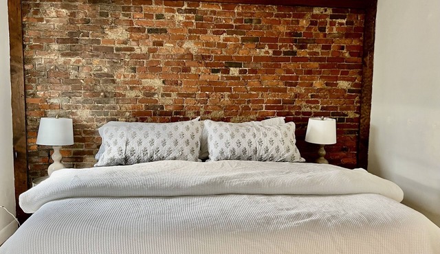 Charming 1 Bed/1 Bath-Charlestown, MA