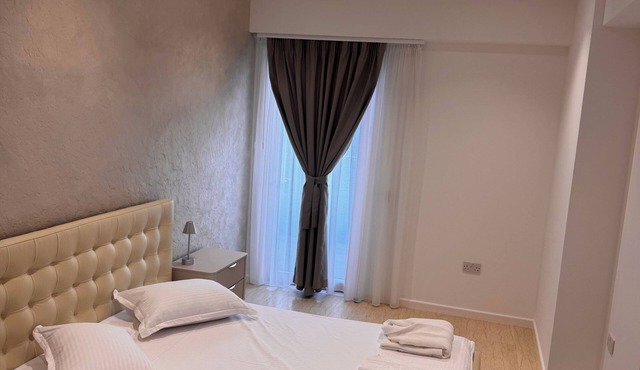 Charming 1-bedroom apartment in cool Curtea de Argeș with AC