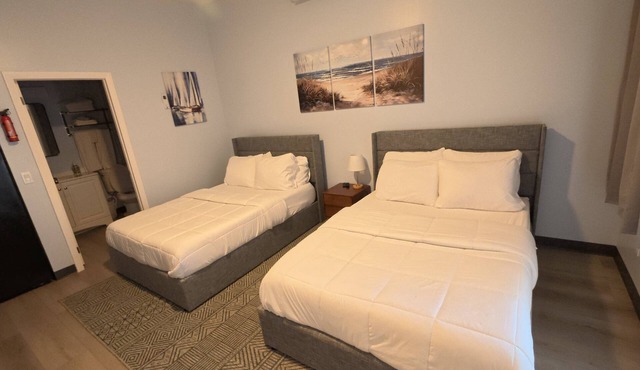 Charming 1-bedroom hotel in enchanting Marsh Harbour with AC