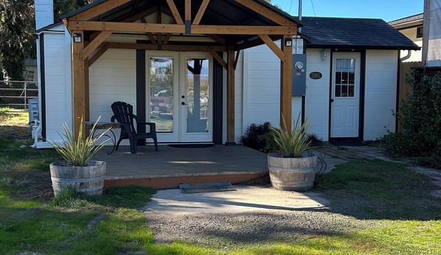 Charming 1-bedroom cottage in Central Point with AC