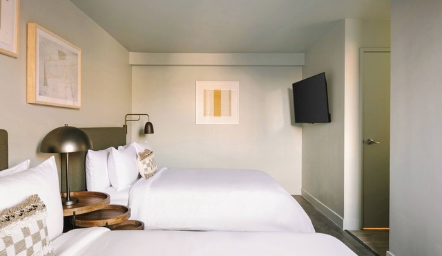 Charming 1-bedroom with Two Queen Beds at hotel in awesome Newport Beach