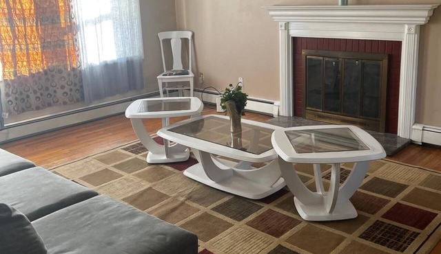 Charming 1-bedroom house in lovely West Hartford with AC, WiFi