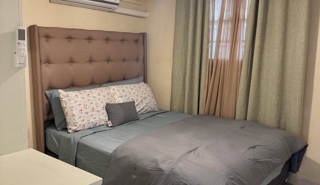 Charming 1-bedroom apartment in brilliant St James with AC, WiFi