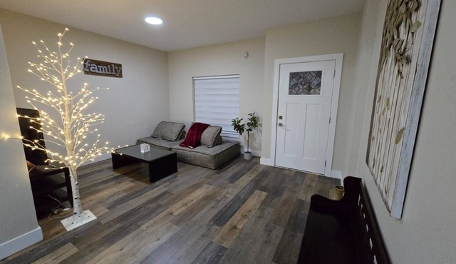 Charming 1-bedroom apartment with WiFi, AC in delightful Abbotsford