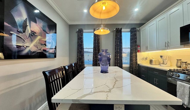Charming 1-bedroom apartment with WiFi, AC, Laundry & easy commute to NYC!