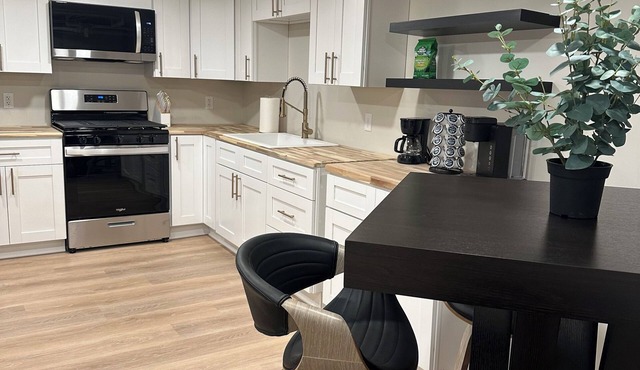 Charming 1-bedroom apartment near St. Thomas, St. Catherine, and Macalester!