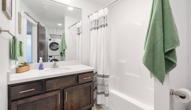 Charming 1-bedroom apartment with WiFi, AC in enjoyable Waterloo
