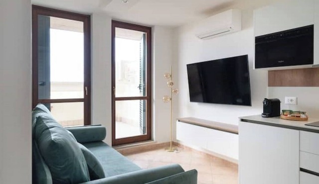 Charming 1-bedroom apartment with WiFi, AC in lovely Latina