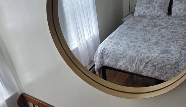 Charming 1-bedroom condo in marvelous Marblehead with hidden patio