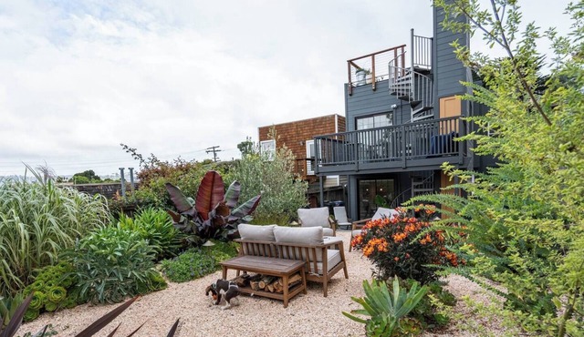 Charming 1-bedroom cottage in lovely Sausalito with AC