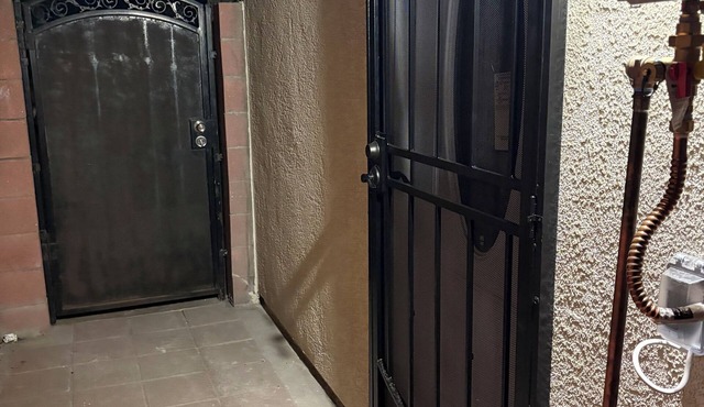 Charming 1-bedroom cozy apartment in enchanting Oxnard with AC