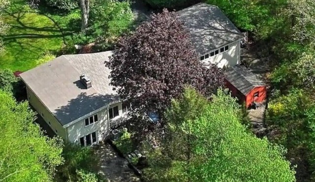 Charming 1-Bedroom duplex apartment in Monroe