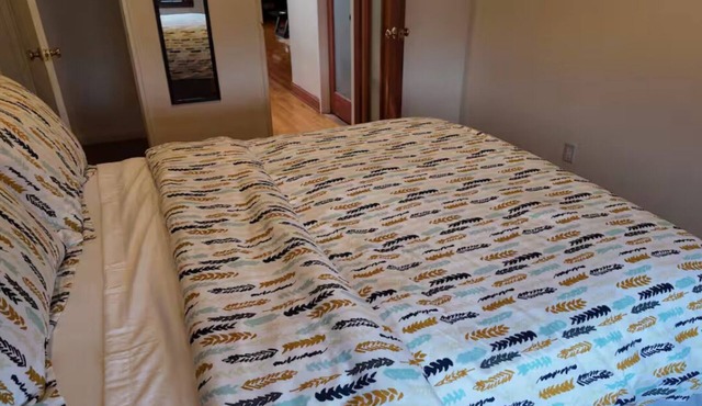Charming 1-bedroom house in beautiful Brooklyn with AC