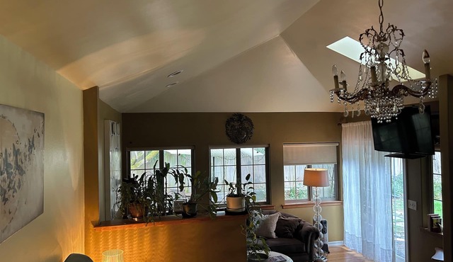 Charming 1-bedroom house in enchanting Seattle with WiFi