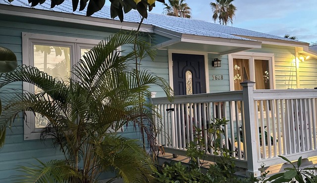 Charming 1-bedroom Sleeps 2 kitchenette in the Heart of Key West-shared pool