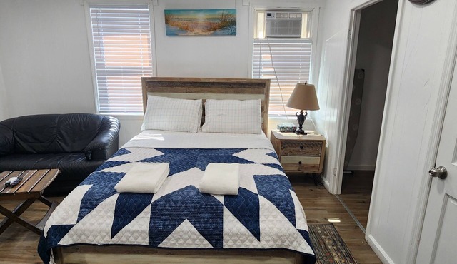 Charming 1-bedroom apartment in the peaceful area of downtown Schenectady