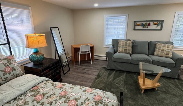 Charming 1-Bedroom Loft in Welcoming Westminster with AC - 3rd Floor