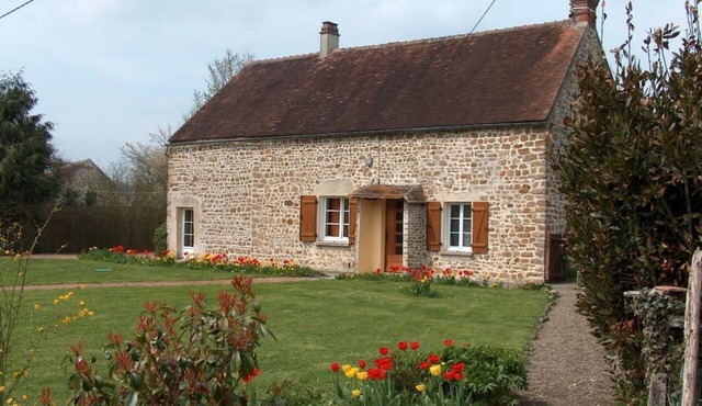 Charming 17th-century house with garden in Normandy