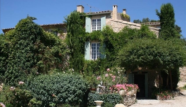 Charming 18th Century Country Home with Pool & Beautiful View of the Luberon!