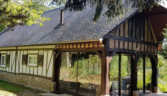 Charming 18th century Normandy House by the river 150 km from Paris