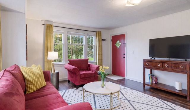 Charming 1900s 2BR Olympia home—walkable to downtown, pet-friendly
