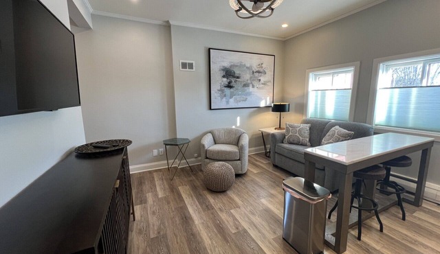 Charming 1BR Historic Condo, Walkable to Downtown Manitowoc