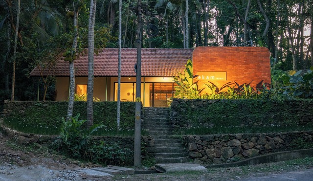 Charming 2-BR farmhouse with AC, WiFi in Thiruvananthapuram. One with Nature