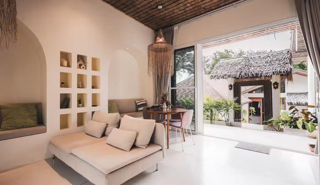 Charming 2-BR Seaside Haven