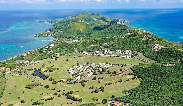 Charming 2-bd condo in lovely Christiansted w/Beach access, Golf, Pickleball +