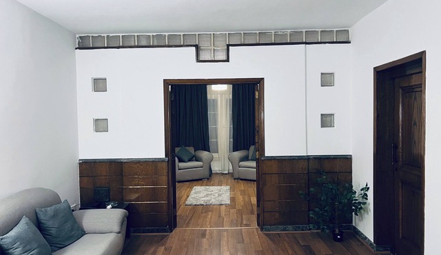 Charming 2-bedroom apartment with AC, WiFi in lovely Cairo Governorate