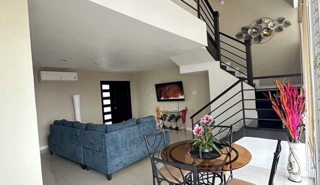 Charming 2-bedroom apartment with WiFi and AC in St Andrews Parish