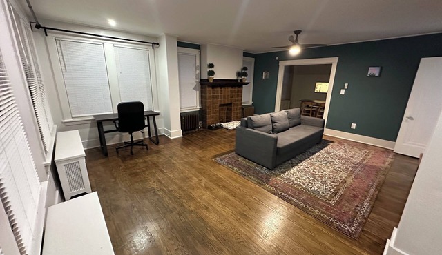Charming 2 bed, 1.5 bath apartment in Crafton, Pittsburgh - Quiety, Relaxing