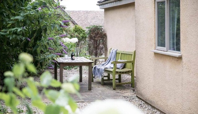 Charming 2 Bed/1 Bath in Beverston Castle