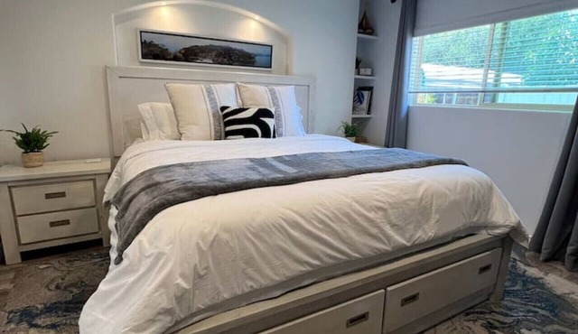 Charming 2 bed 1 bath Private Studio