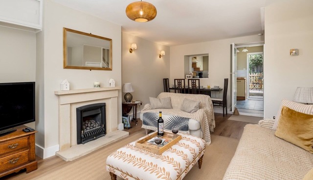 Charming 2 Bed Cottage in the Heart of Adderbury | Pass the Keys