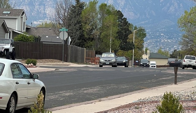 Charming 2-bedroom townhome in Colorado Springs. Charming family home