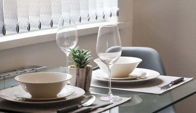 Charming 2 Bed with Ensuites | Fast Wi-Fi | Comfortable Sofa and more!