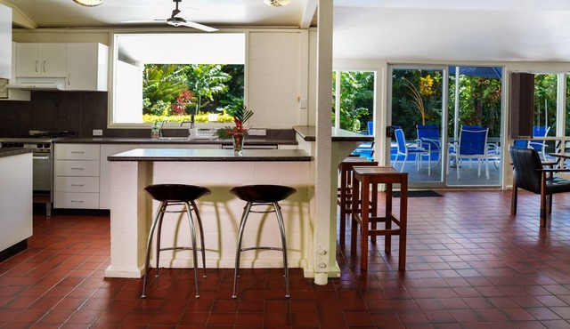 Charming 2-bedroom villa with Starlink WiFi, AC in Pacific Harbour